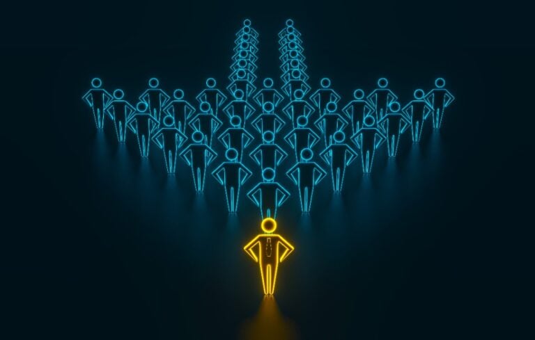 Leader in front of arrow